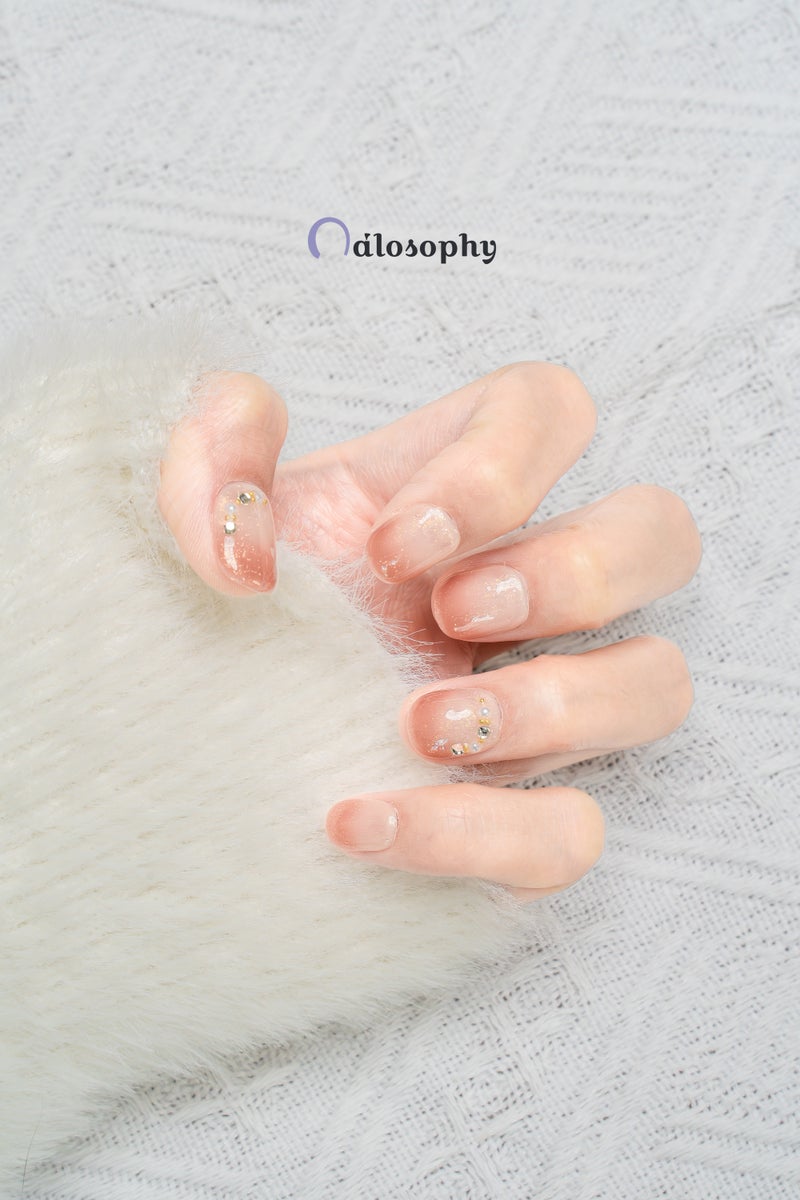 Nailosophy أظافر جل مضغوطة يدوية الصنع بلون الخوخة مع تدرج أومبري ورقائق لامعة | شكل مربع - Image 3